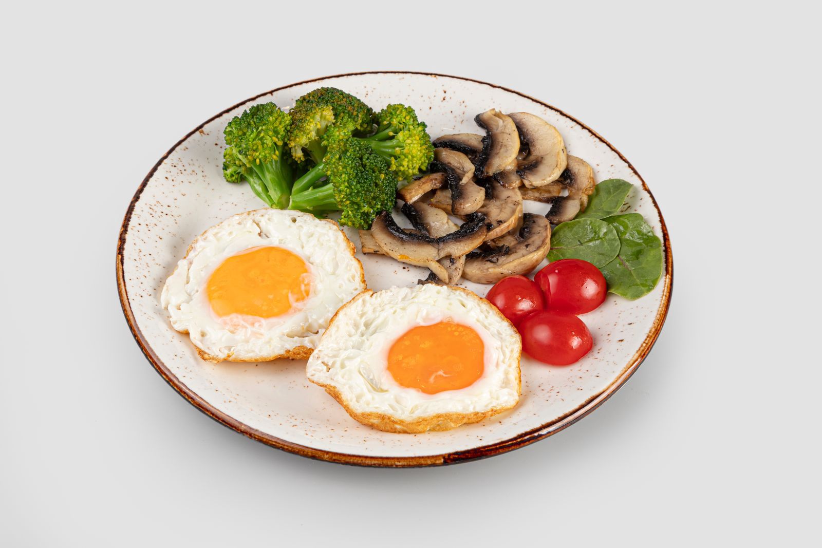 Глазунья с сардельками 