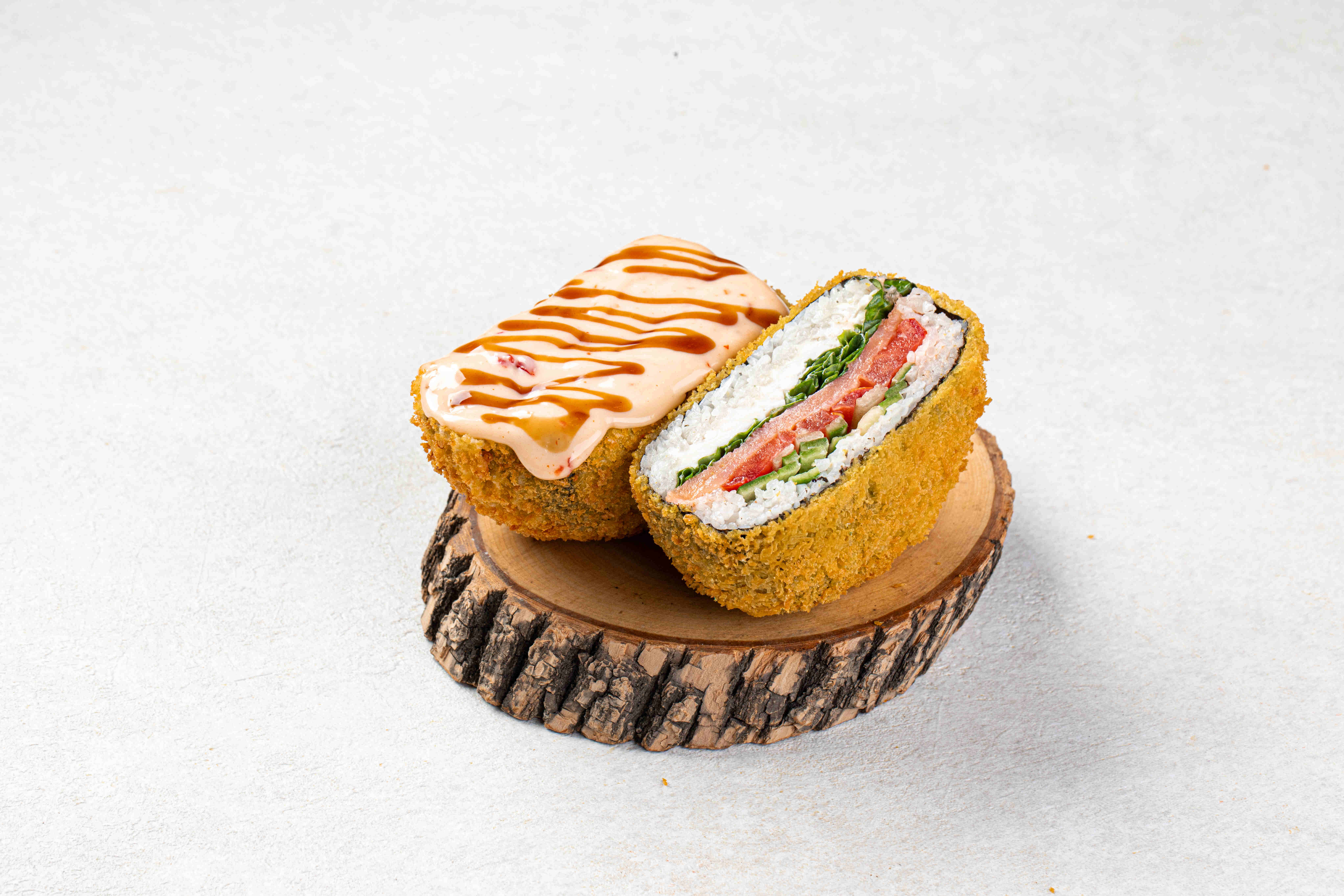 СУШИ-БУРГЕР С КОПЧЕНОЙ СЕМГОЙ