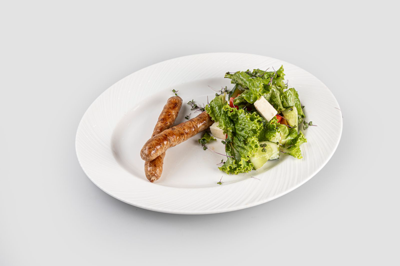 Колбаски с микс-салатом 